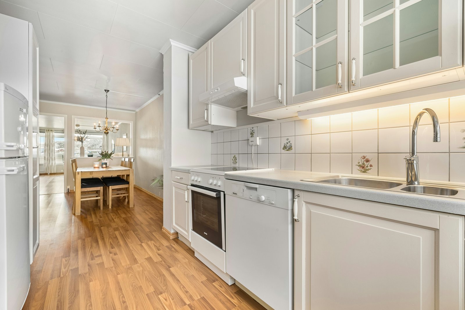 Kalkablagerungen in einer Spülmaschine